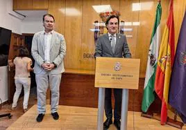 Manuel Vallejo y Agustín González durante la rueda de prensa.