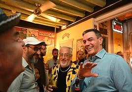 Mitin de Pedro Sánchez y rock and roll