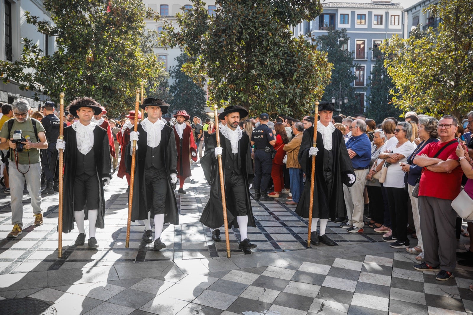 Las imágenes de los actos del 12 de octubre en Granada