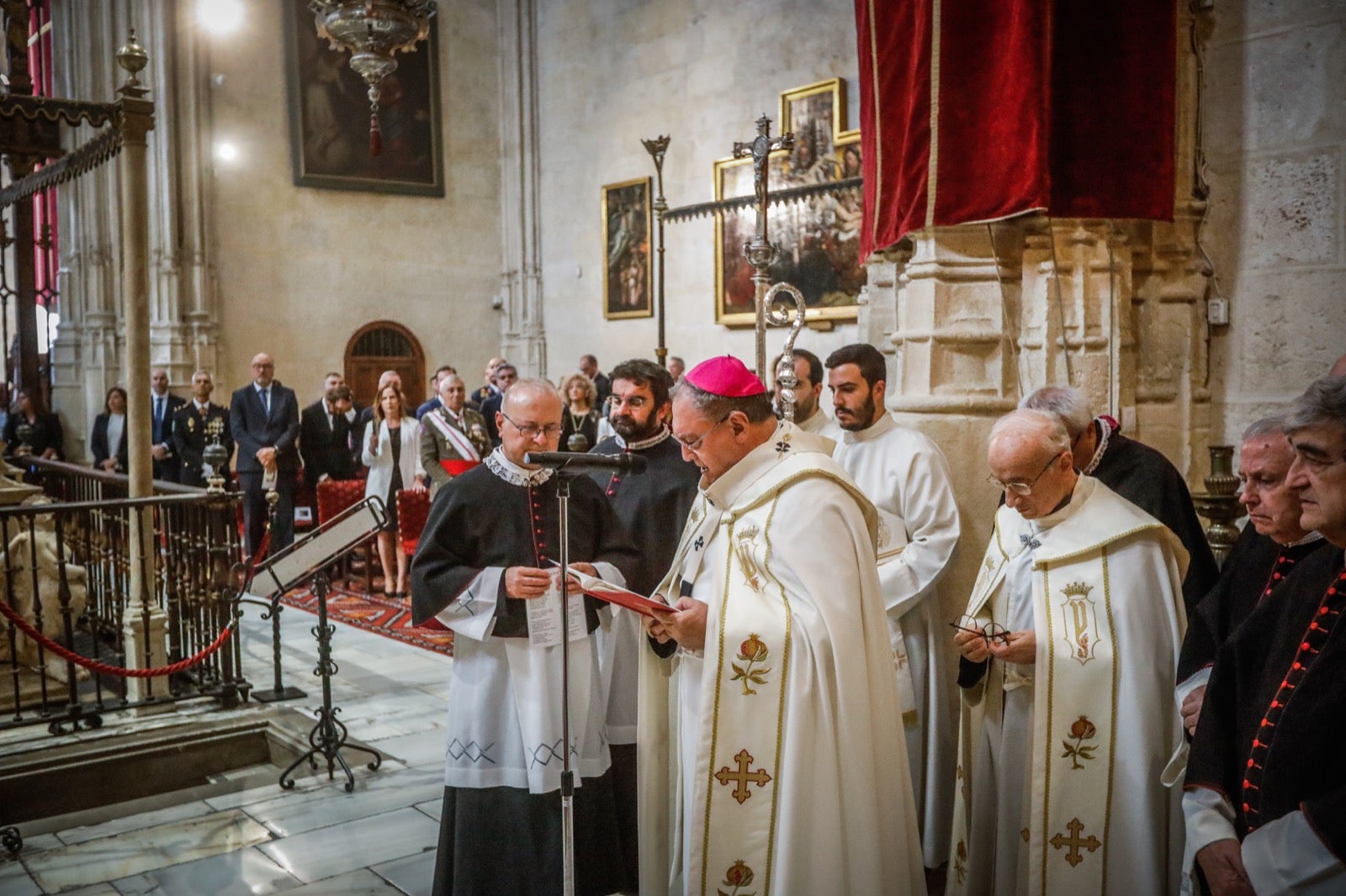 Las imágenes de los actos del 12 de octubre en Granada