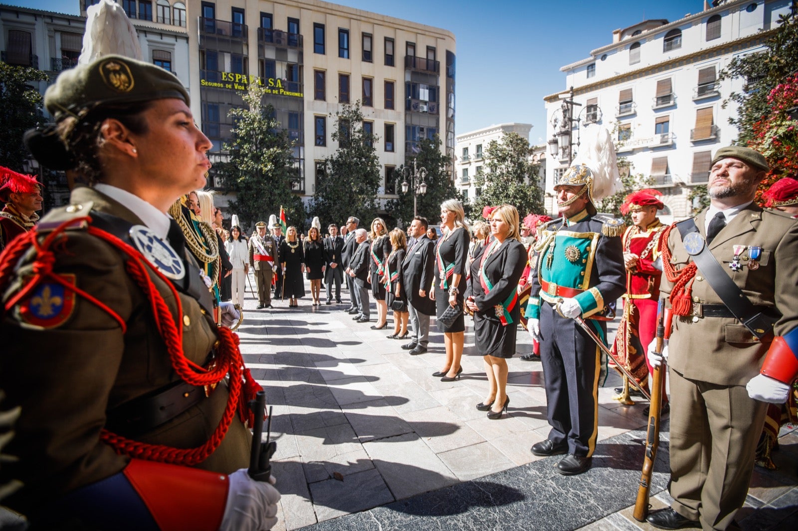 Las imágenes de los actos del 12 de octubre en Granada