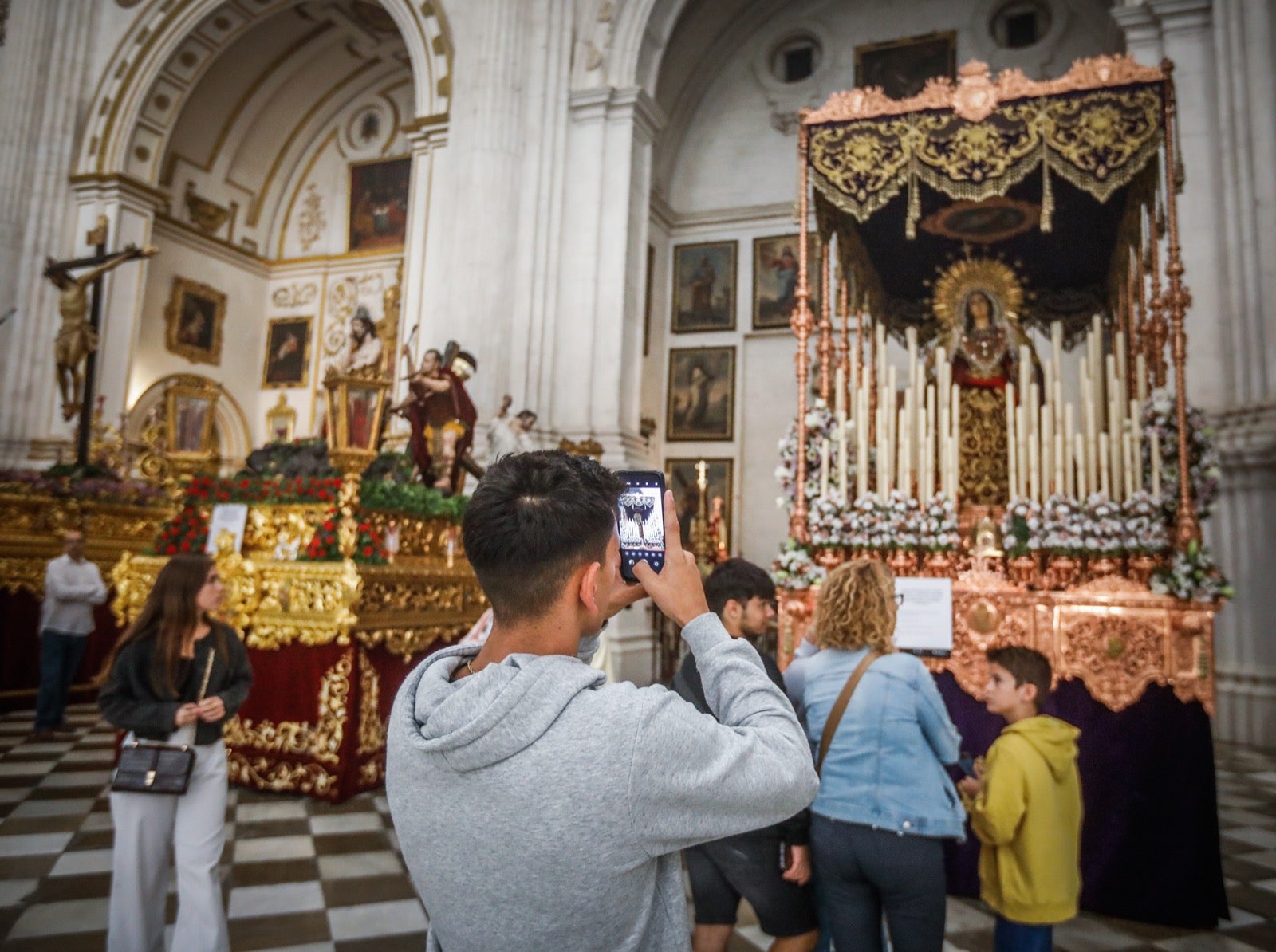 Las imágenes de todos los pasos que procesionarán en la Magna de Granada