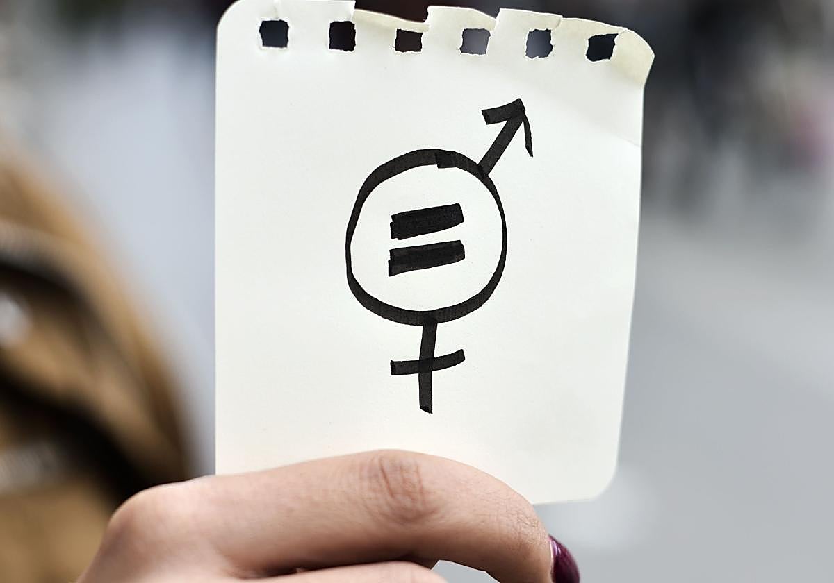 Elegir un encuadre que priorice a las personas