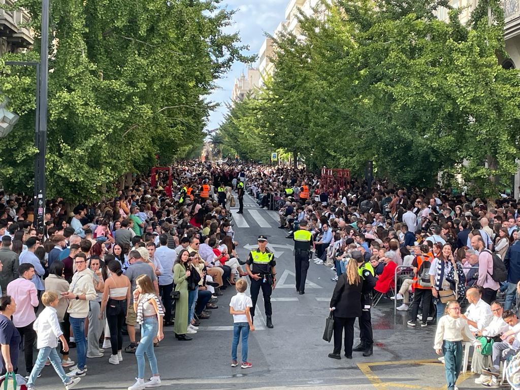 Las imágenes de la Magna de Granada: los 22 pasos en las calles de la ciudad