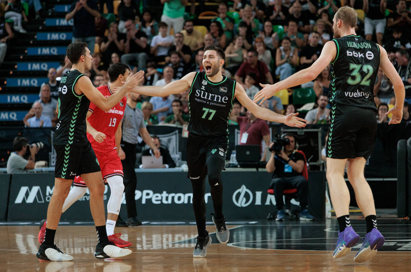 Kullamae (77), desatado.