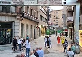 La calle San Clemente, desde la plaza de la Constitución, en Jaén.