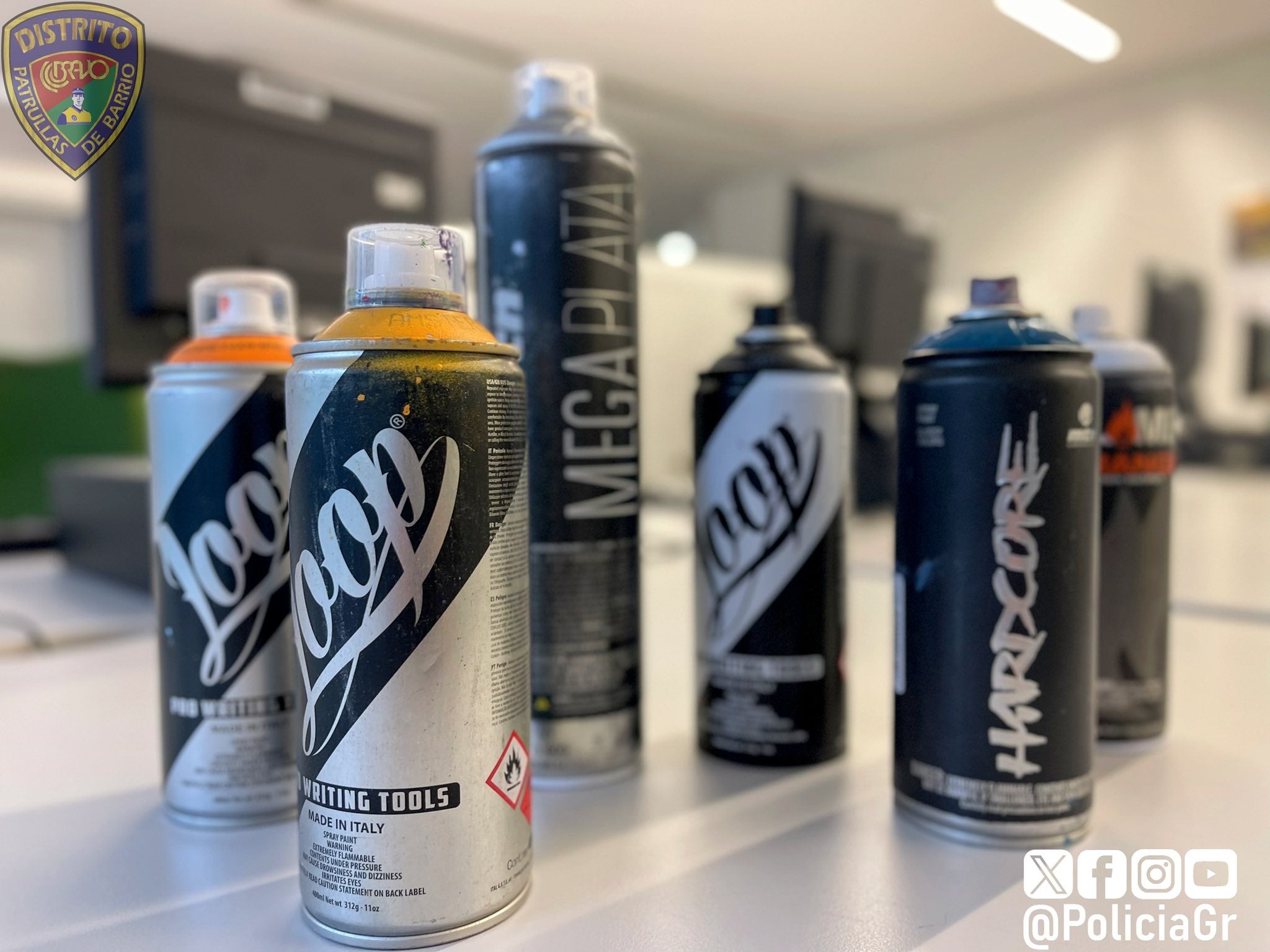 Pintura intervenida.