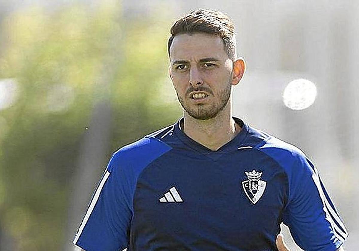 Raúl García de Haro, en un entreno con Osasuna.