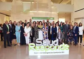 La consejera y galardonados, en el acto de Salud Responde, celebrado en el Museo Ibero.