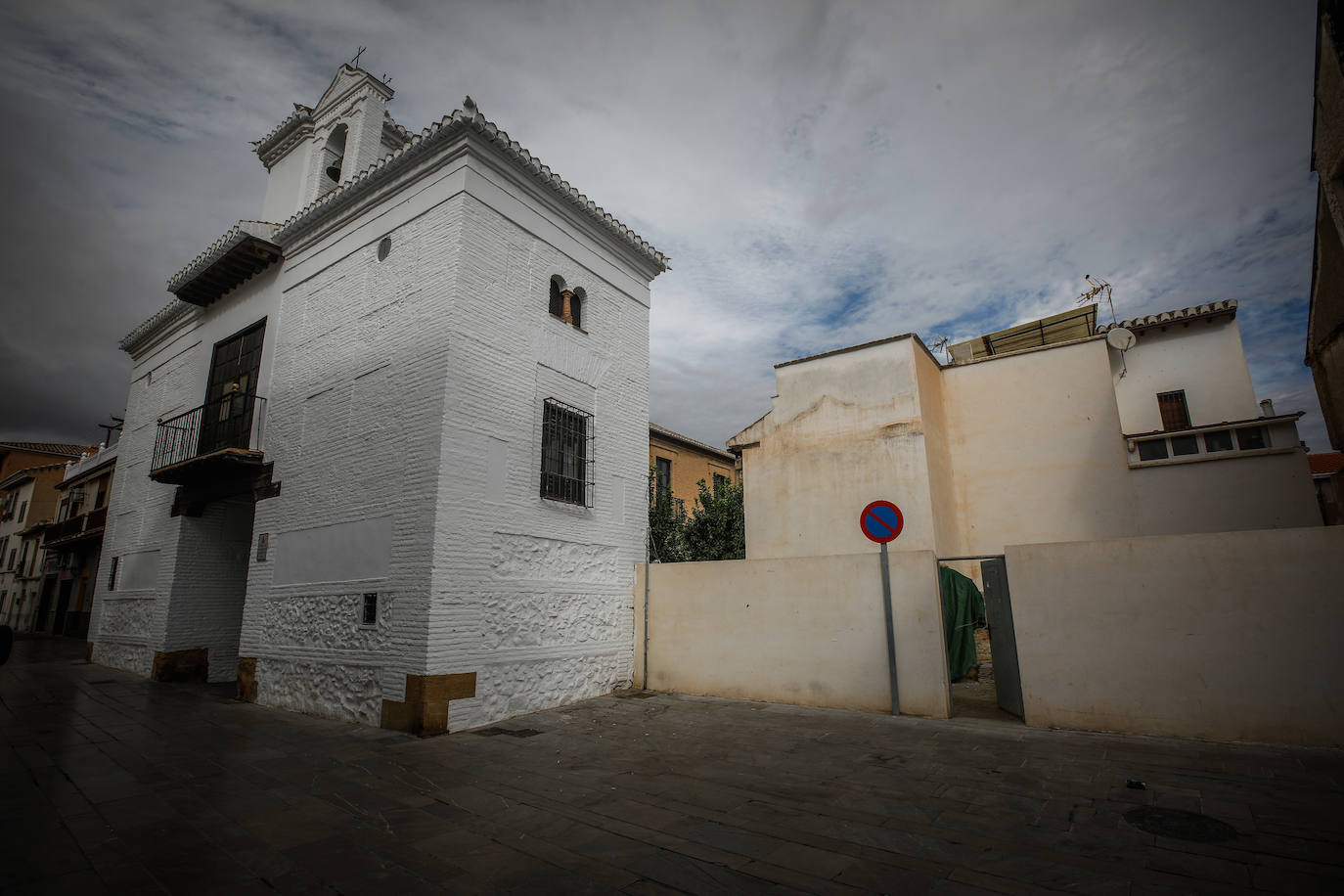 Puerta de Jaén y solar donde se han hallado los restos.