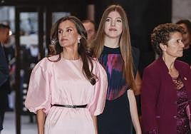 Foto de Letizia mientras portaba la blusa.