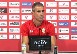 Gaizka Garitano apunta a la importancia que tiene el partido de mañana.