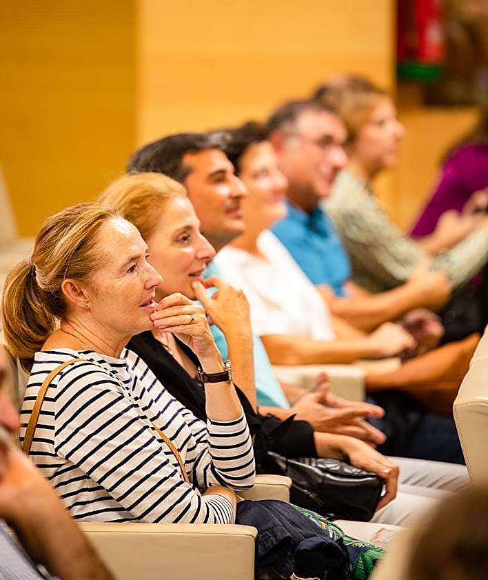 Imagen secundaria 2 - La conversación de Concostrina con Lola Gracia fue un auténtico éxito de público.