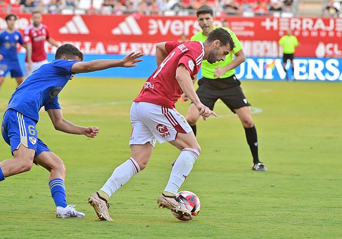 Carlos Rojas (18) y Dani Vega celebrando el gol del triunfo.