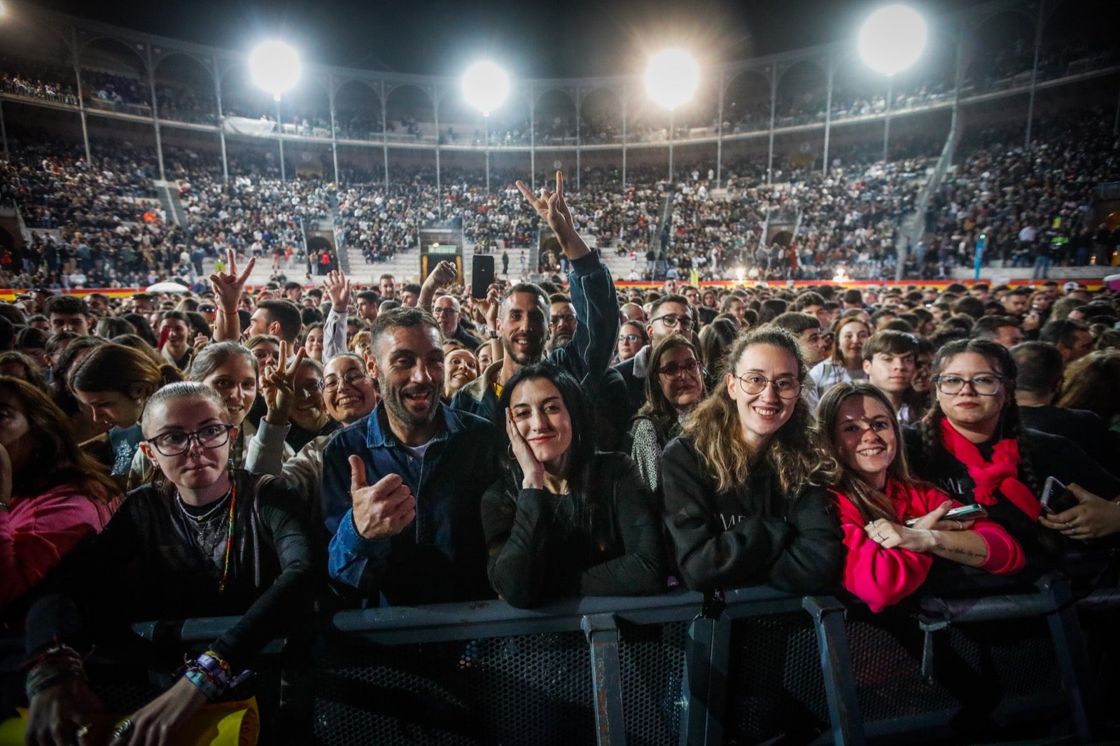 Las imágenes de la actuación de Melendi en la Plaza de Toros