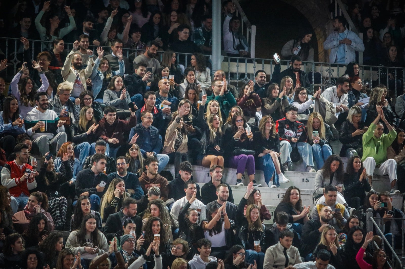 Las imágenes de la actuación de Melendi en la Plaza de Toros
