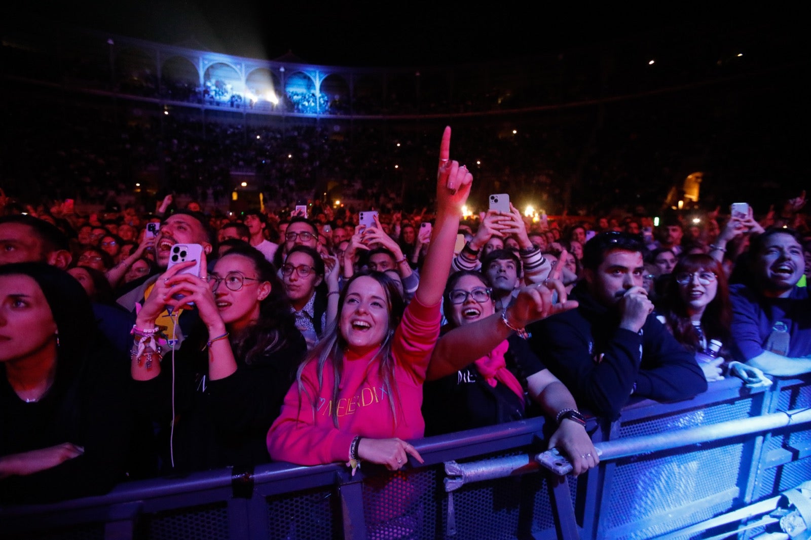 Las imágenes de la actuación de Melendi en la Plaza de Toros