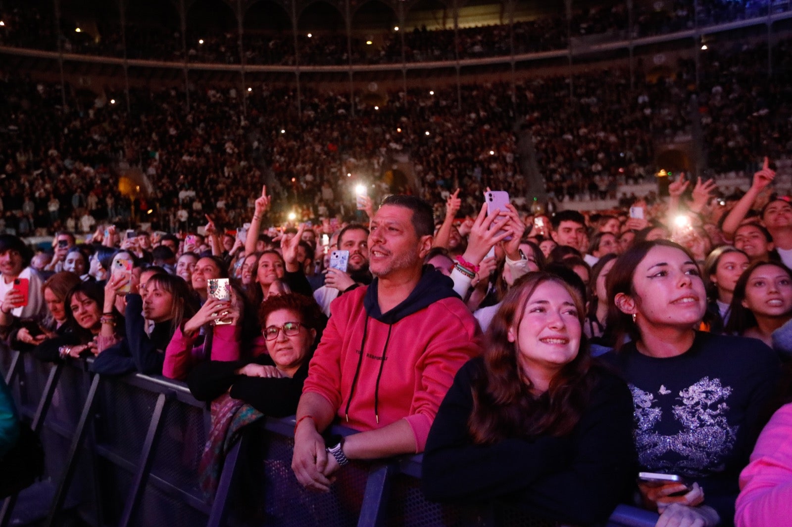 Las imágenes de la actuación de Melendi en la Plaza de Toros