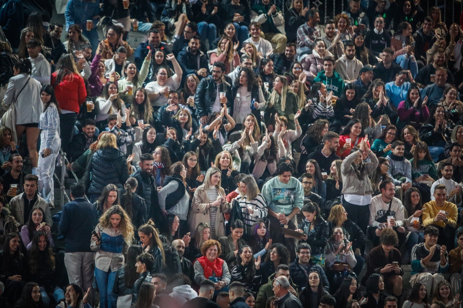 Las imágenes de la actuación de Melendi en la Plaza de Toros