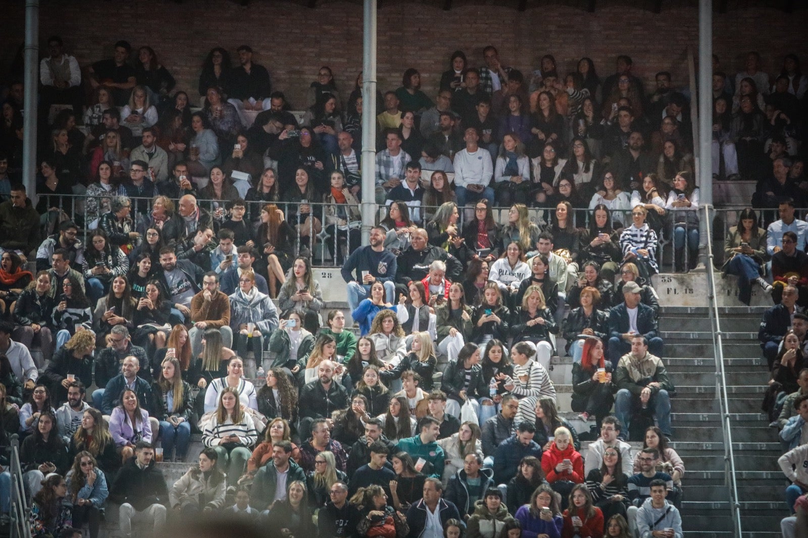 Las imágenes de la actuación de Melendi en la Plaza de Toros