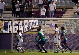 Gol visitante en el estadio jienense de La Victoria.