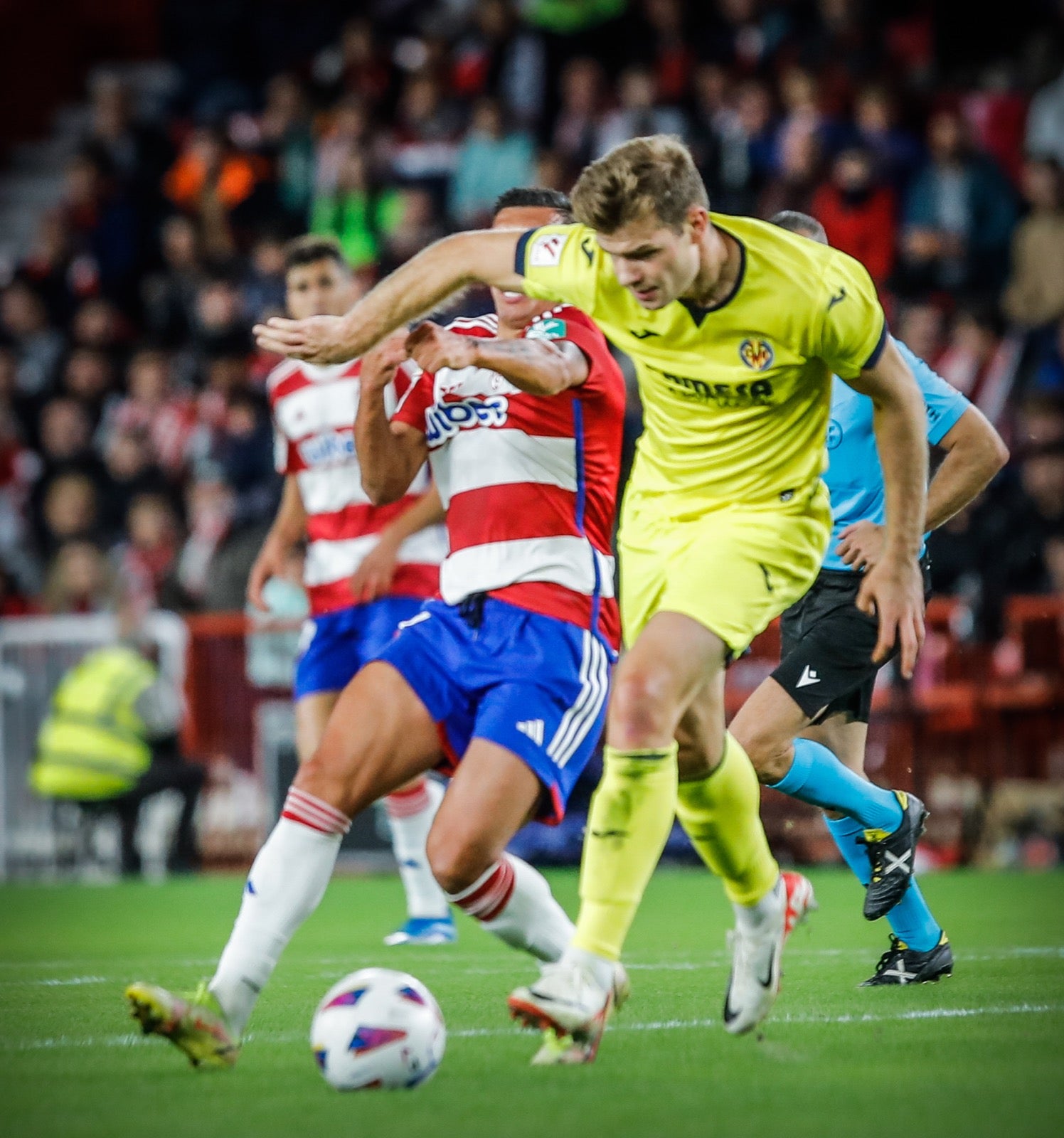 Las imágenes del Granada-Villarreal a pie de campo