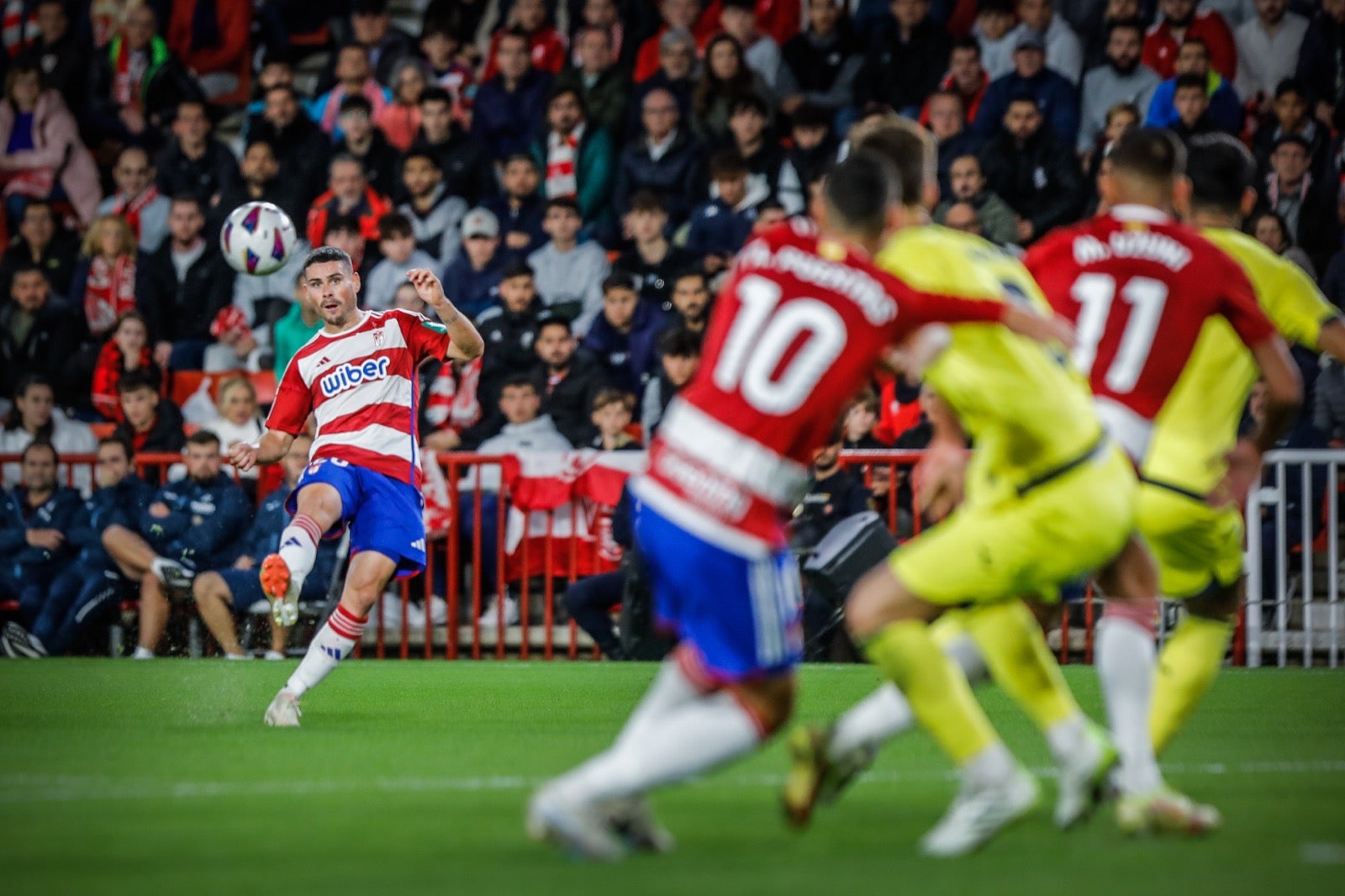 Las imágenes del Granada-Villarreal a pie de campo