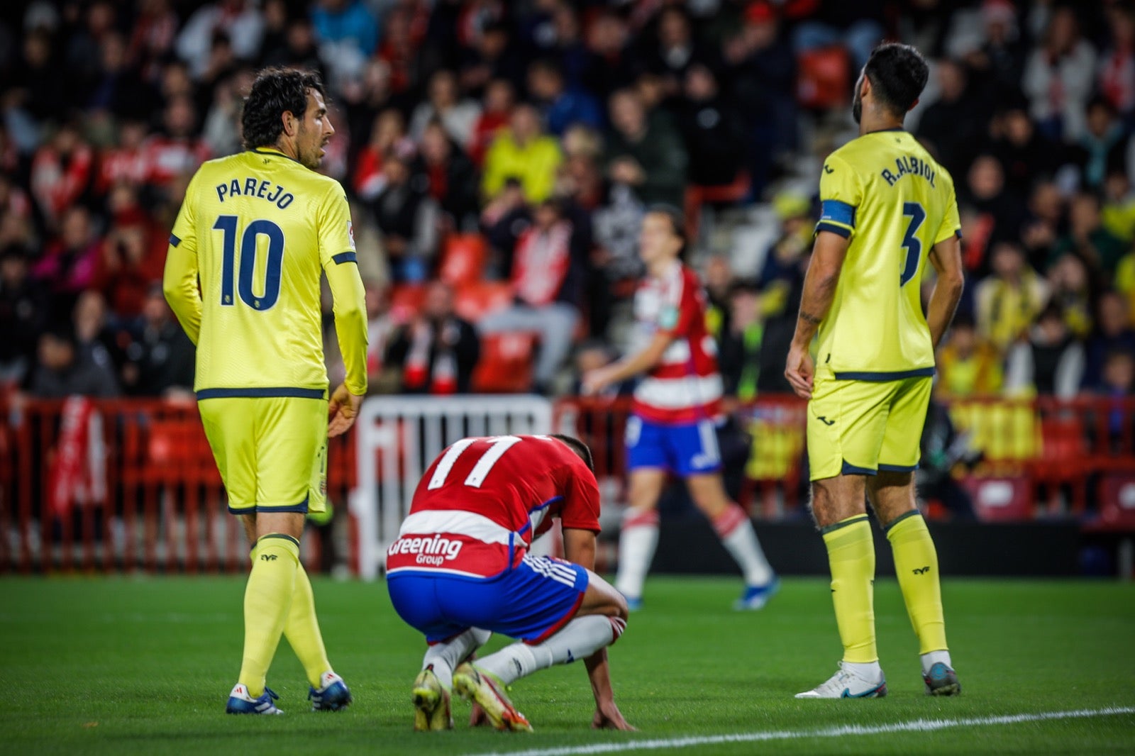 Las imágenes del Granada-Villarreal a pie de campo