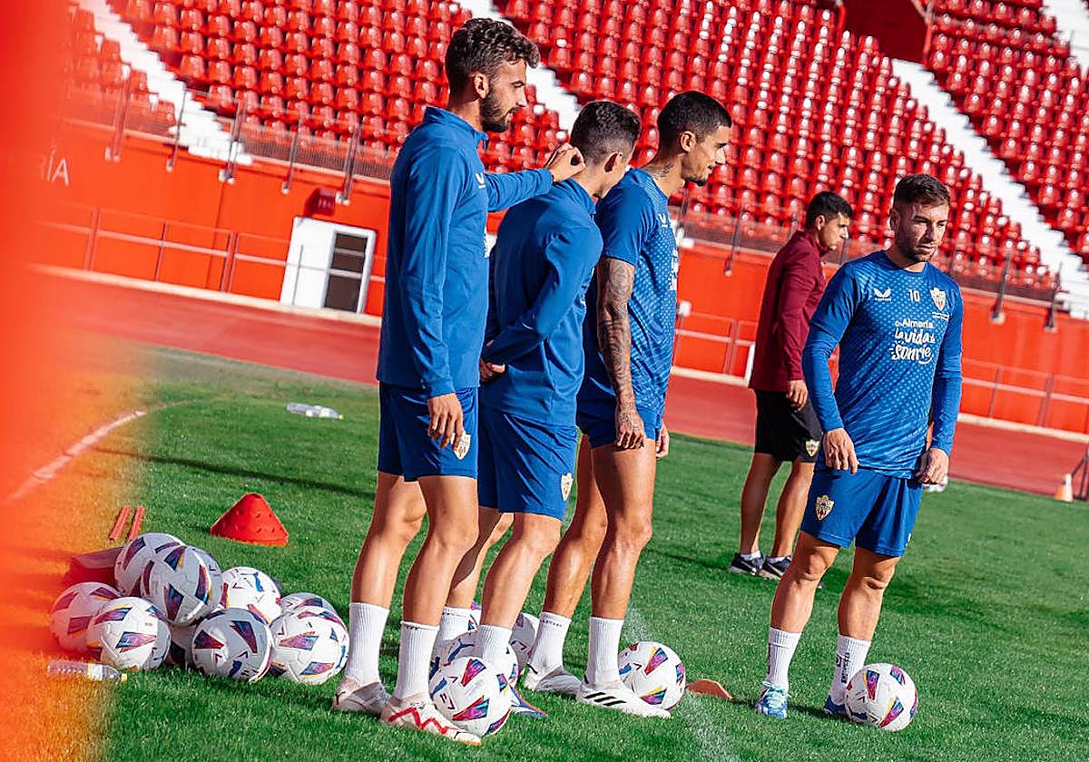Centelles, Arribas, Chumi y Embarba, preparados para entrenar.