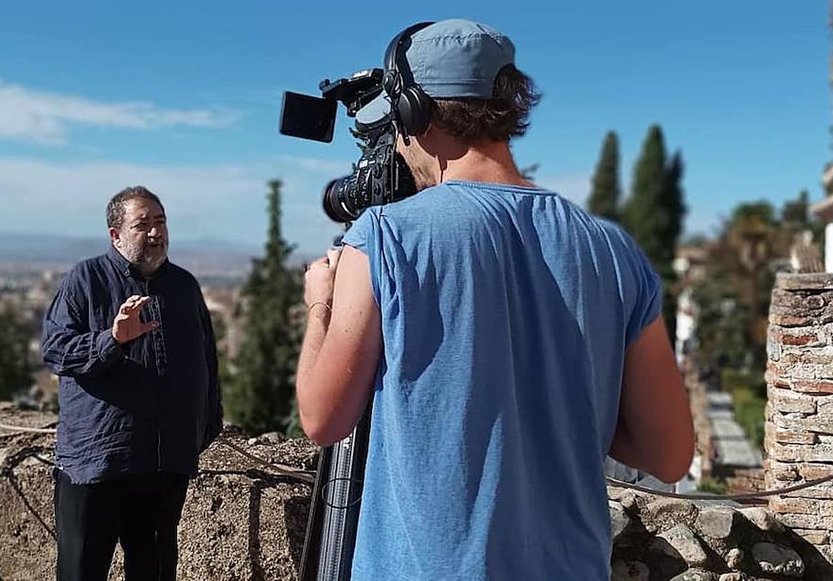 El experto José Vallejo habla sobre la implicación de Falla con el Albaicín durante el rodaje.