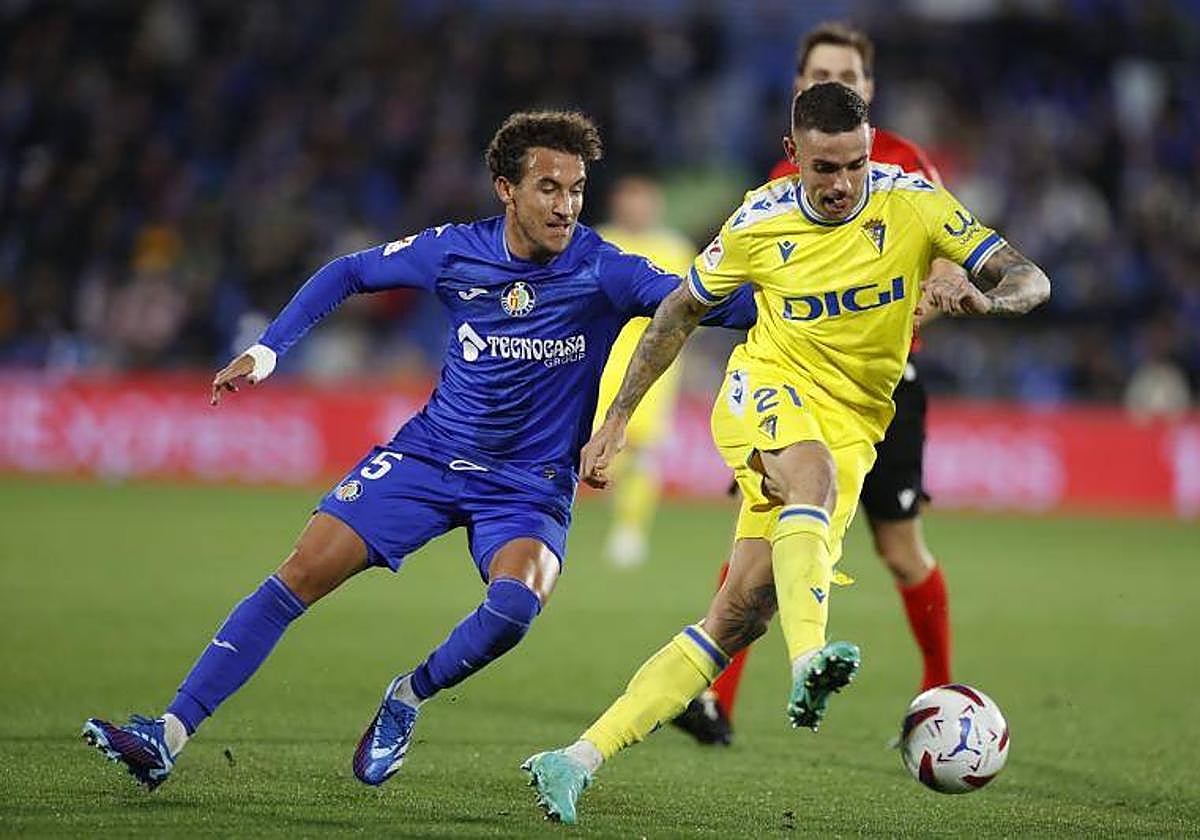 Luis Milla, durante el partido contra el Cádiz de este pasado lunes.