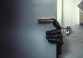 Las denuncias por robos en viviendas de Dílar han experimentado un aumento desde este verano.