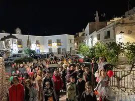 Más de 300 personas disfrutaron de una jornada nocturna de disfraces en Velefique