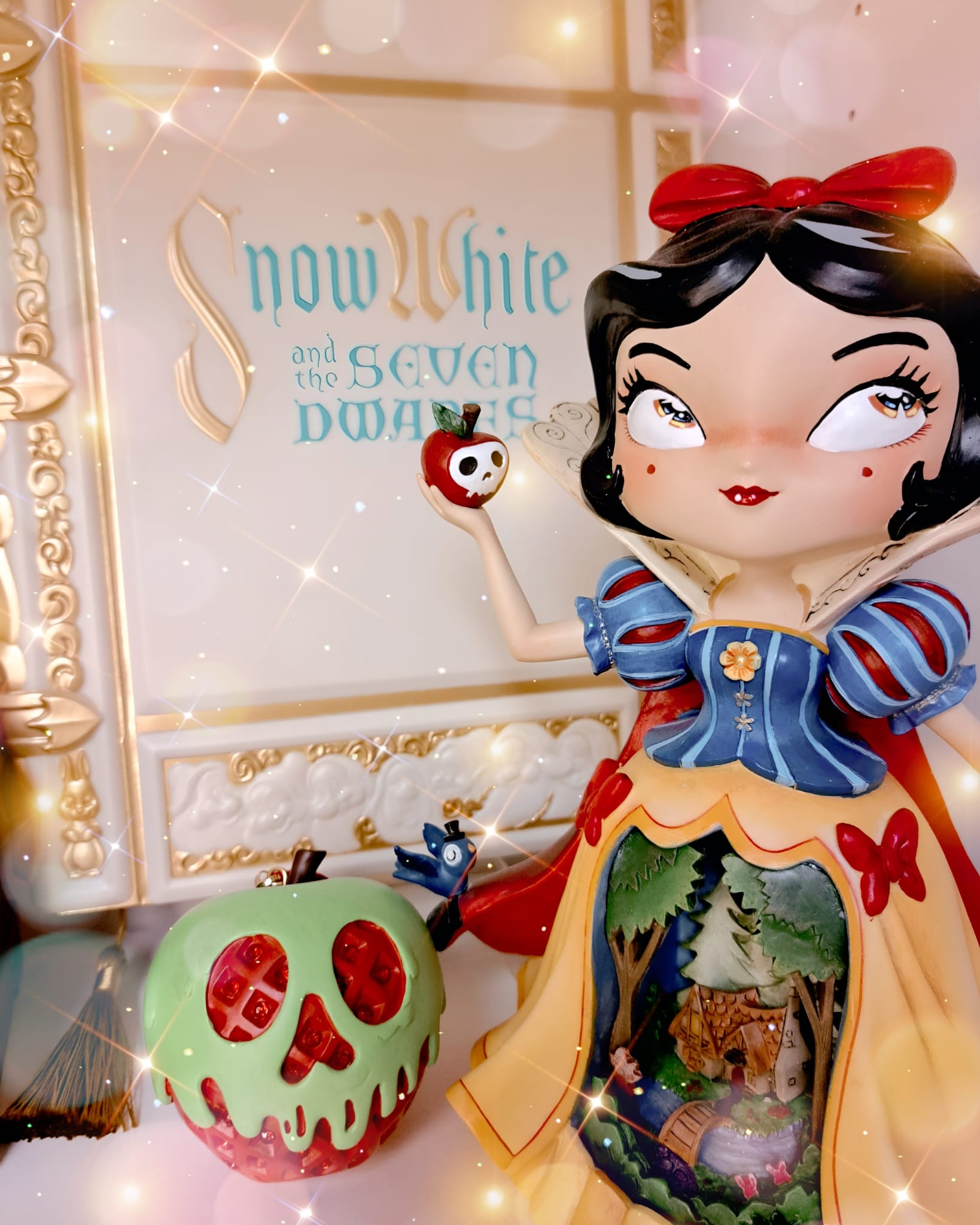 Las fotografías de la Disneylandia en miniatura de una granadina que encandila por redes sociales