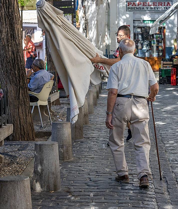Imagen secundaria 2 - «Si el Albaicín lo tuvieran Málaga o Sevilla, esto sería una tacita de plata»