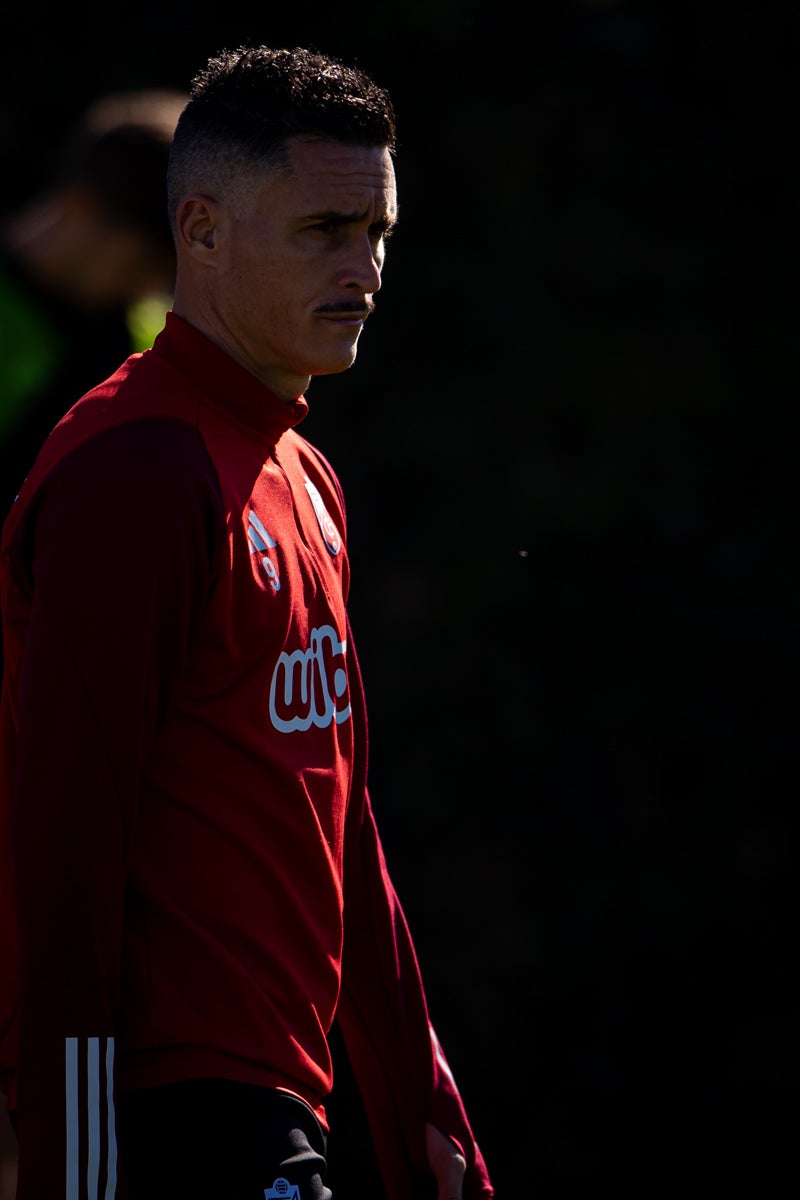 Las imágenes del entrenamiento del Granada con la presidenta por sorpresa