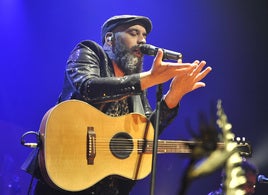 Una de las actuaciones de la banda Eskorzo en Granada.