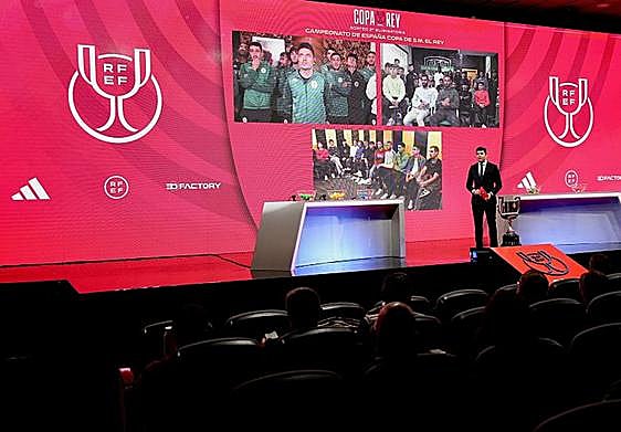 Momento del sorteo en el salón de actos Luis Aragonés de Madrid.