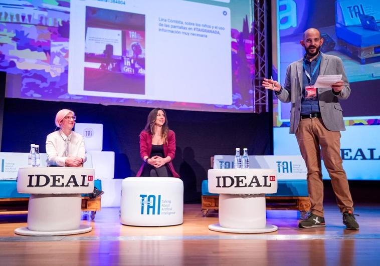 Rocío Celeste, Belén Ortega y José Enrique Cabrero, en el escenario de TAIGranada.