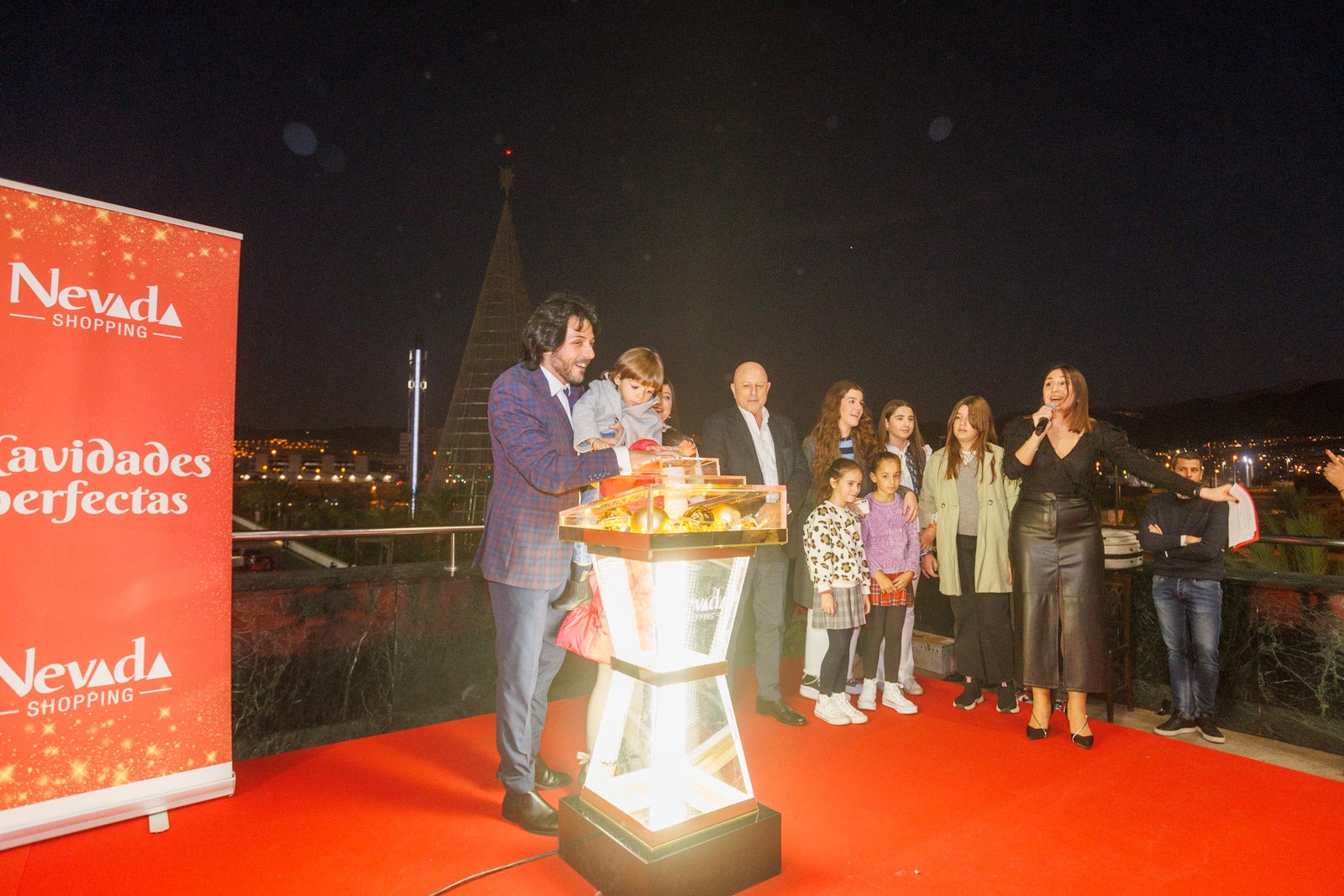 Así ha sido el encendido de las luces navideñas del Nevada