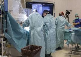 Crece la lista de pacientes que esperan una operación en Granada y ya hay 4.500 fuera de plazo