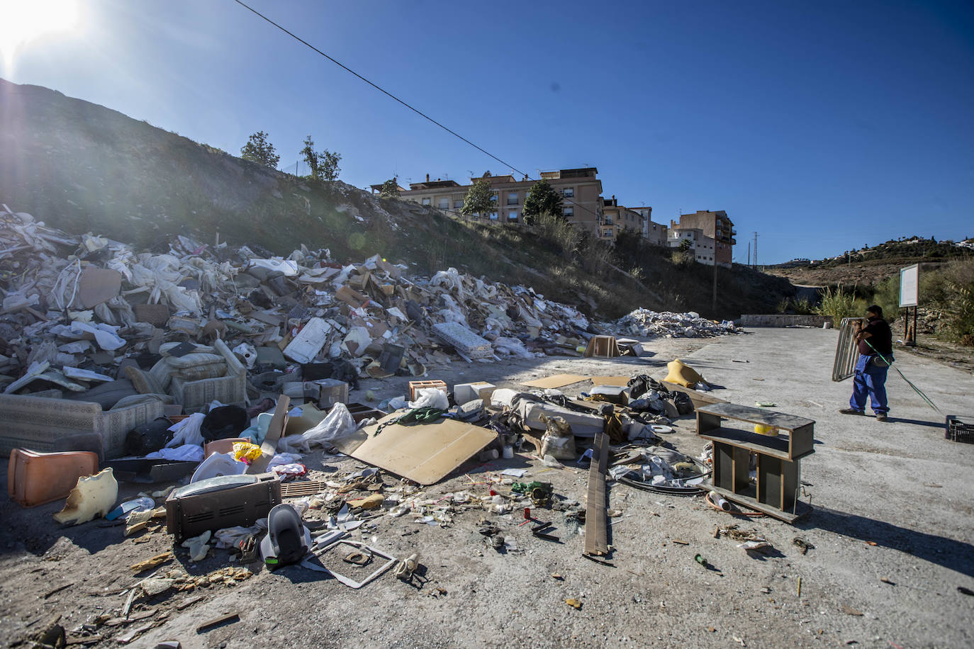 Imagen principal - Un plan de choque limpiará los puntos negros y el barrio San Antonio de Motril