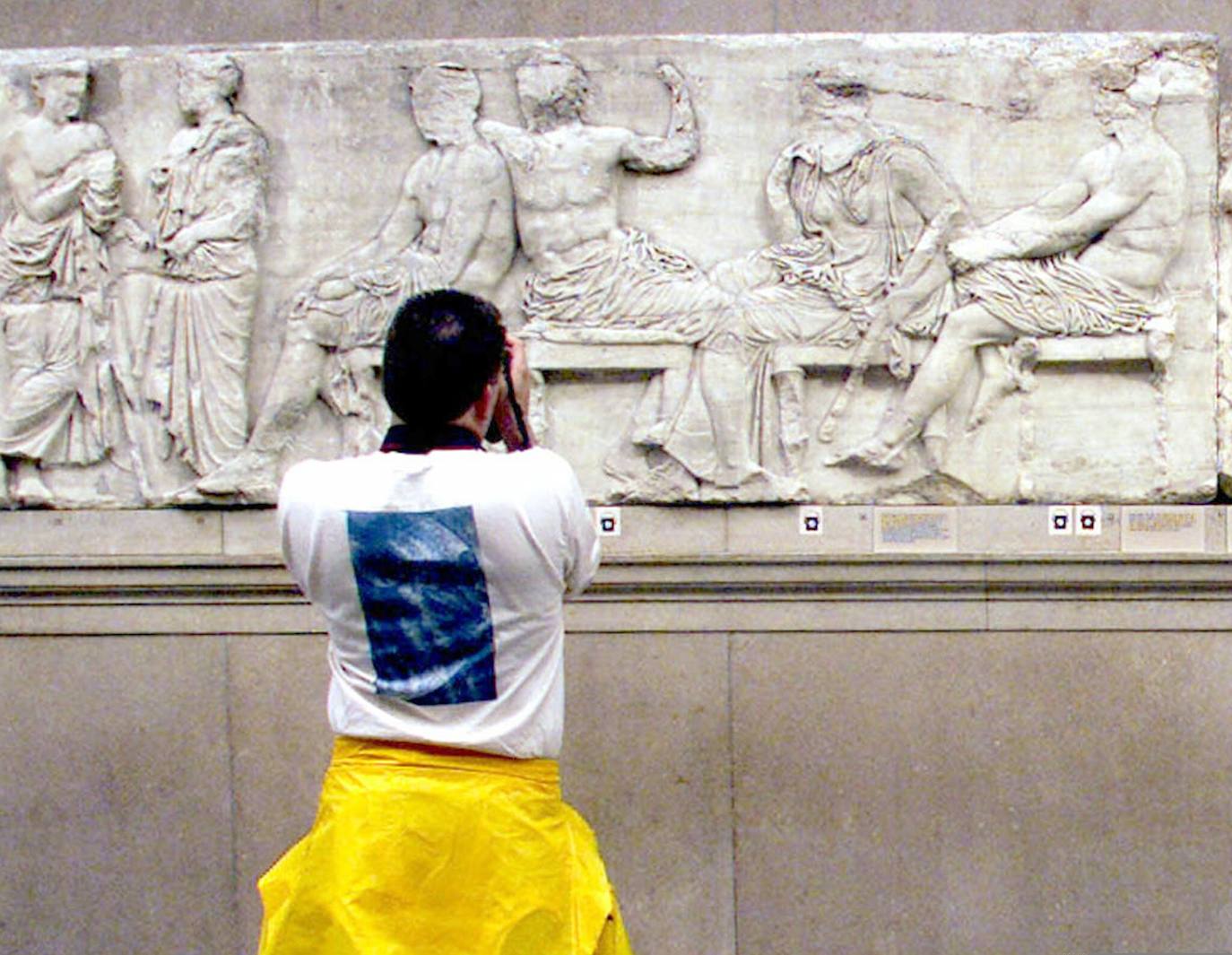 Fotografiando los frisos en el British.