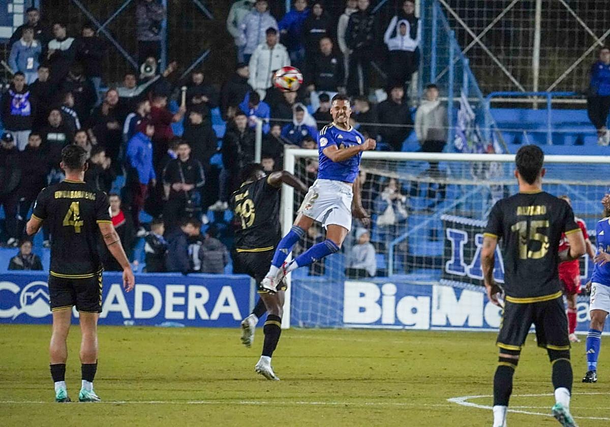 El Linares mejora y mereció más ante el Intercity