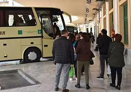 Más cerca de un acuerdo que evitaría la huelga de transporte en Jaén desde el viernes