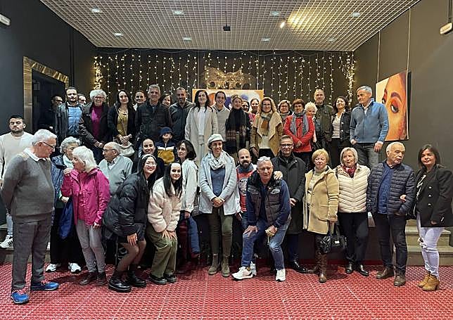 Asistentes a la inauguración.