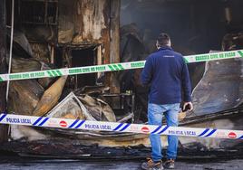 El incendio de la panadería de Alfacar, en imágenes