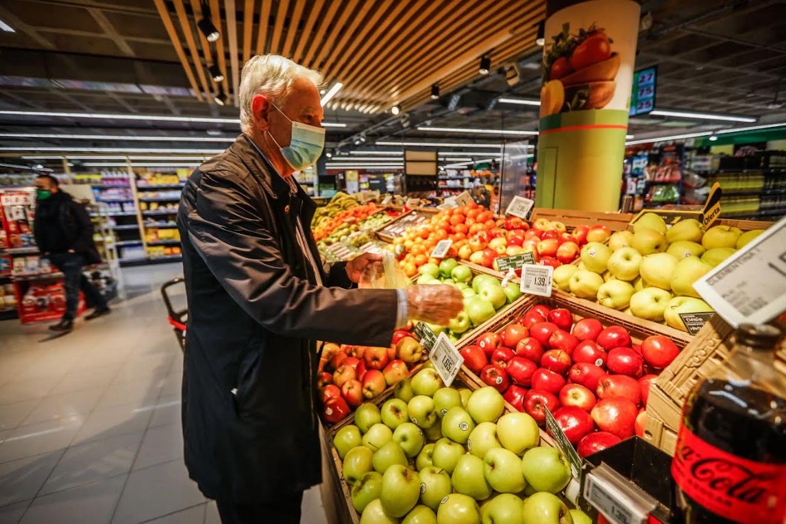 Estos son los alimentos que seguirán con el IVA rebajado en 2024.
