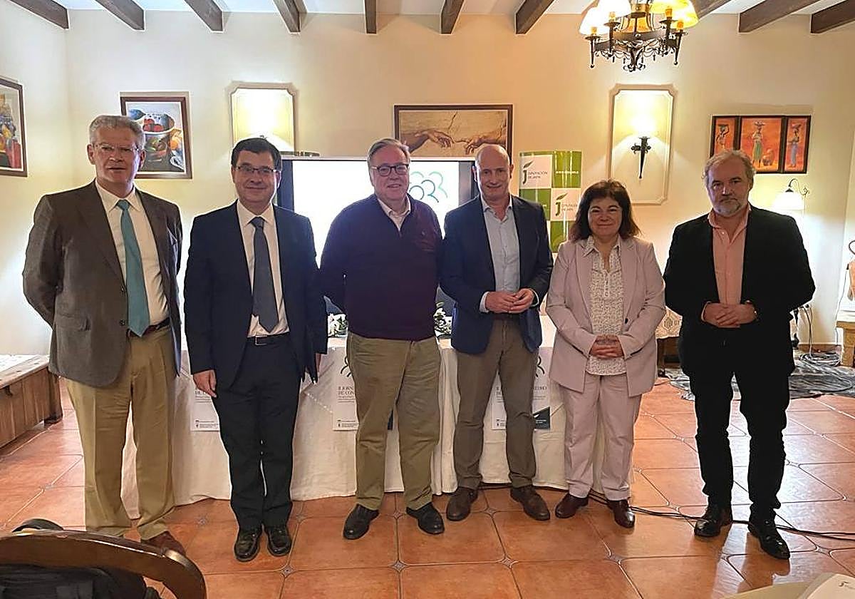 Autoridades y expertos, en la inauguración de la jornada.