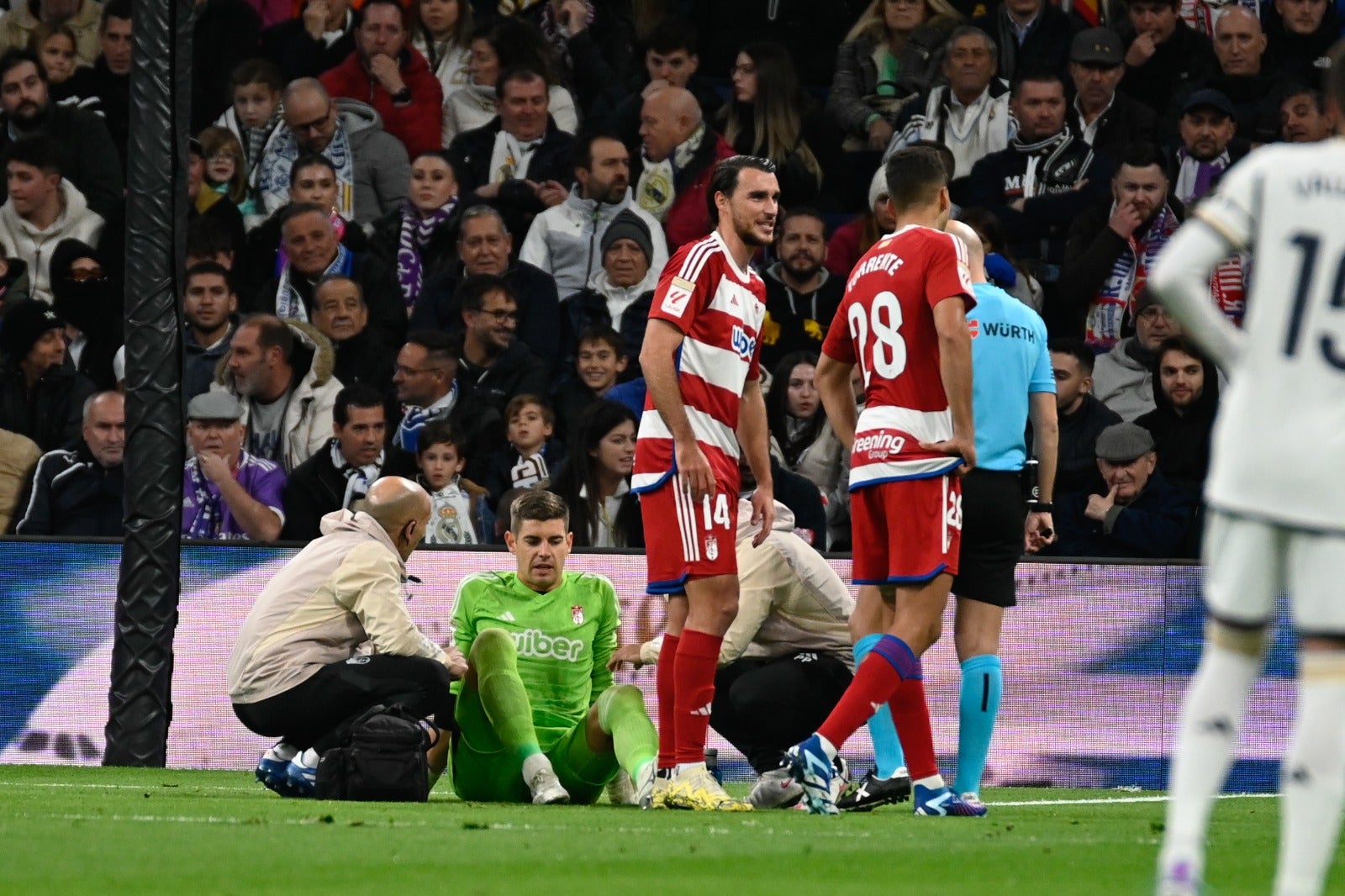 Las imágenes del Real Madrid-Granada a pie de campo